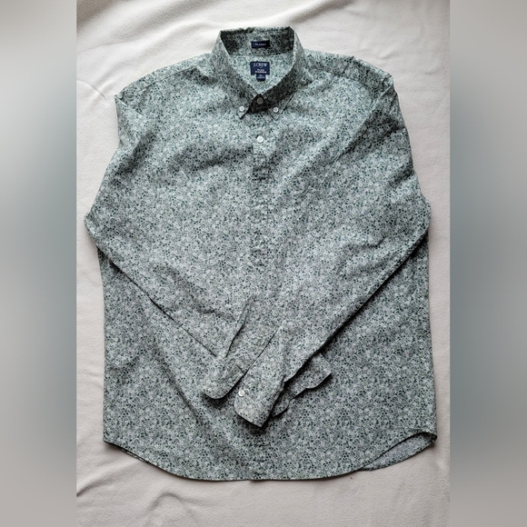 Men's Floral Patterned Shirt - Picture 2 of 9